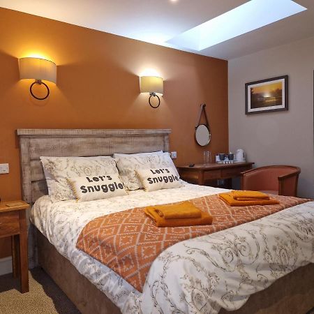 The Pelican Inn Devizes Esterno foto