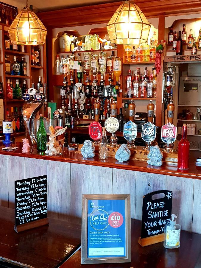 The Pelican Inn Devizes Esterno foto