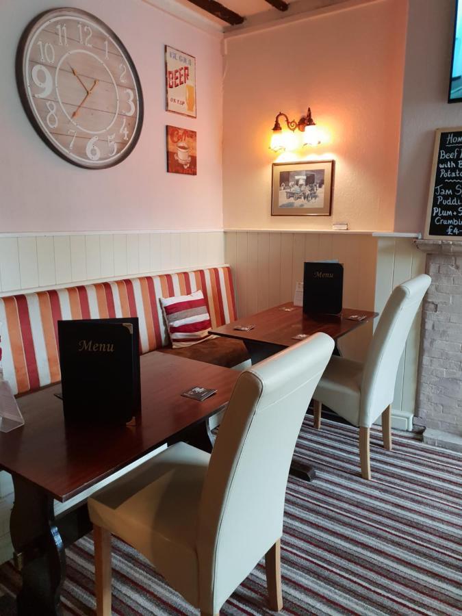 The Pelican Inn Devizes Esterno foto