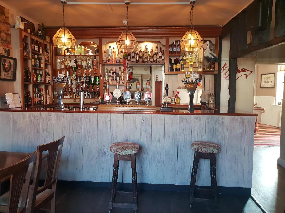 The Pelican Inn Devizes Esterno foto