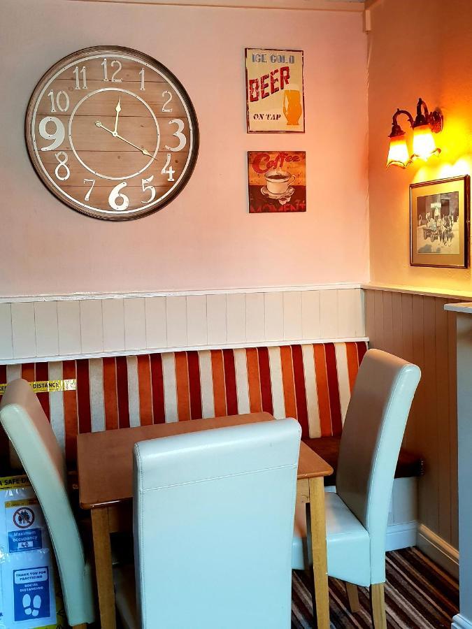 The Pelican Inn Devizes Esterno foto
