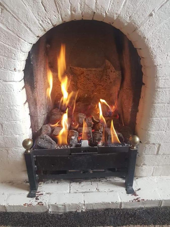 The Pelican Inn Devizes Esterno foto