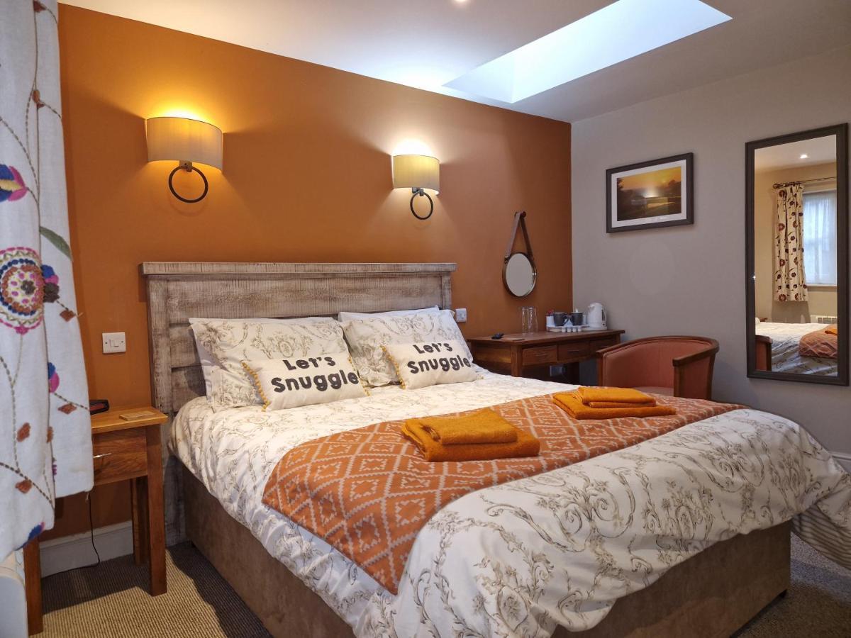 The Pelican Inn Devizes Esterno foto